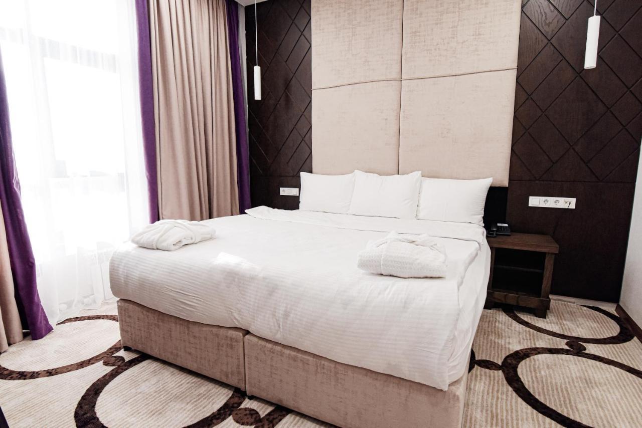 East Palace Hotel Almati Kültér fotó