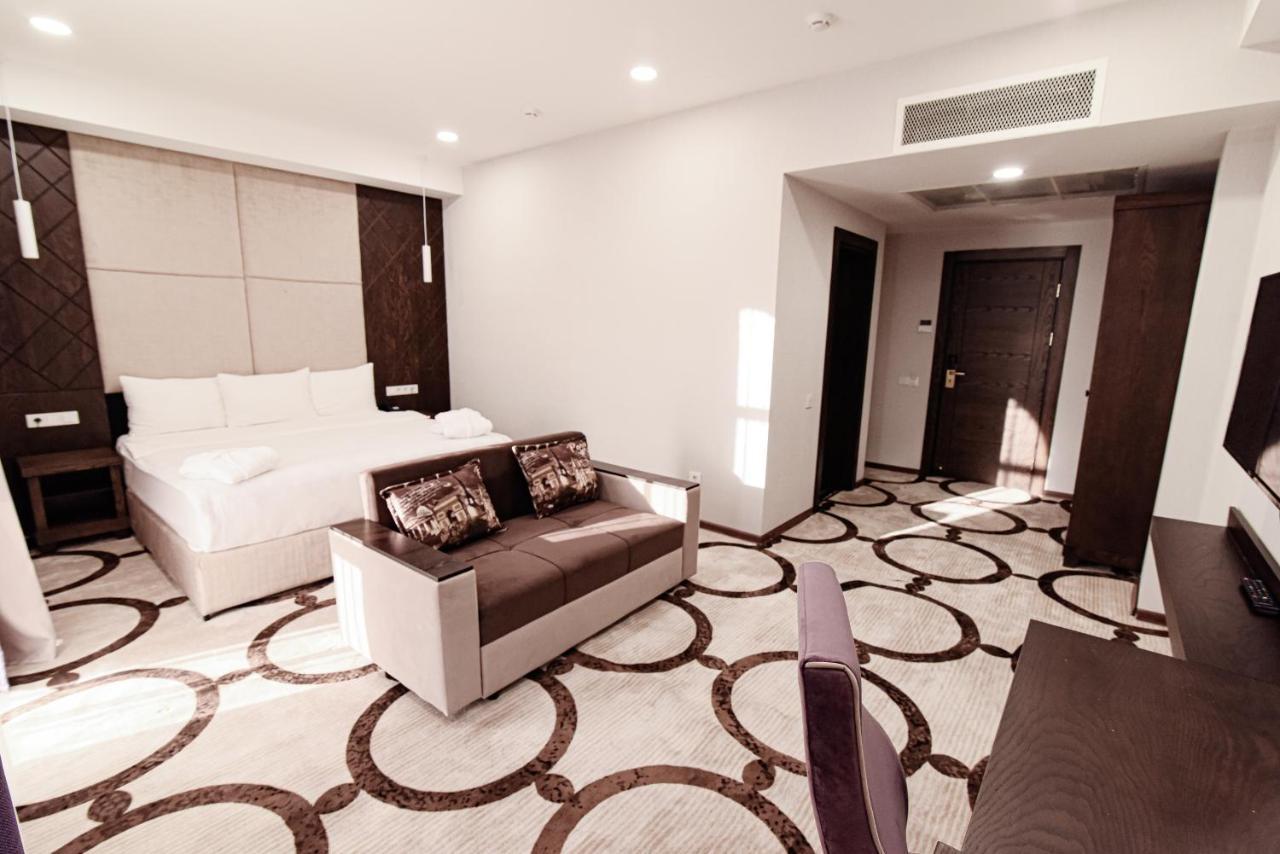 East Palace Hotel Almati Kültér fotó
